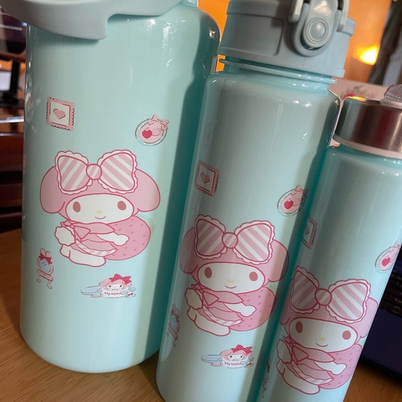 Sanrio set of 3 bottles 64oz, 16 and 8oz - Picture 2 of 3